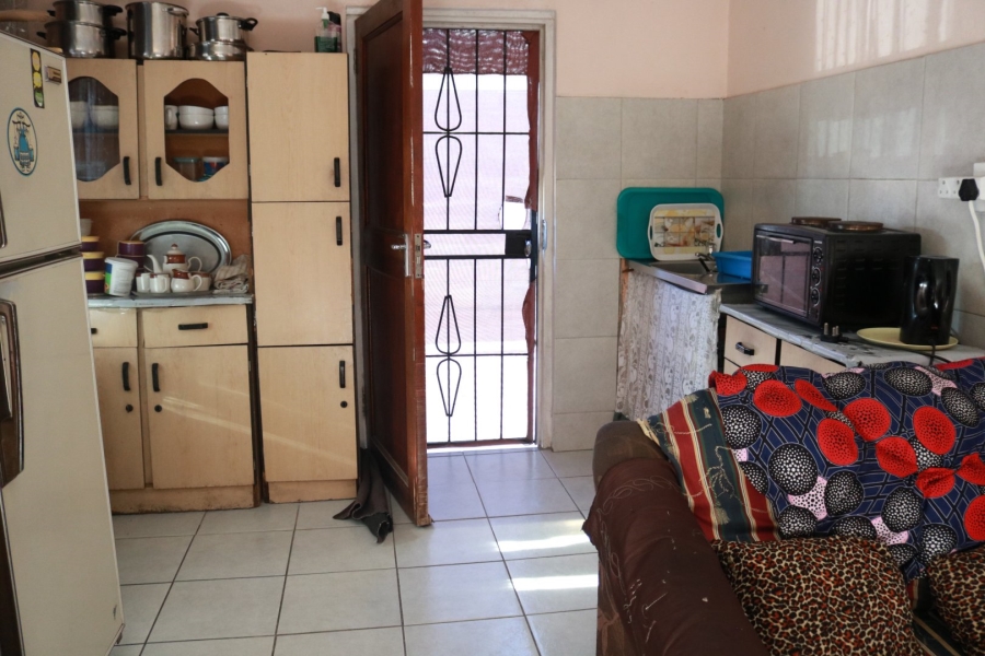 2 Bedroom Property for Sale in Roosendal Western Cape